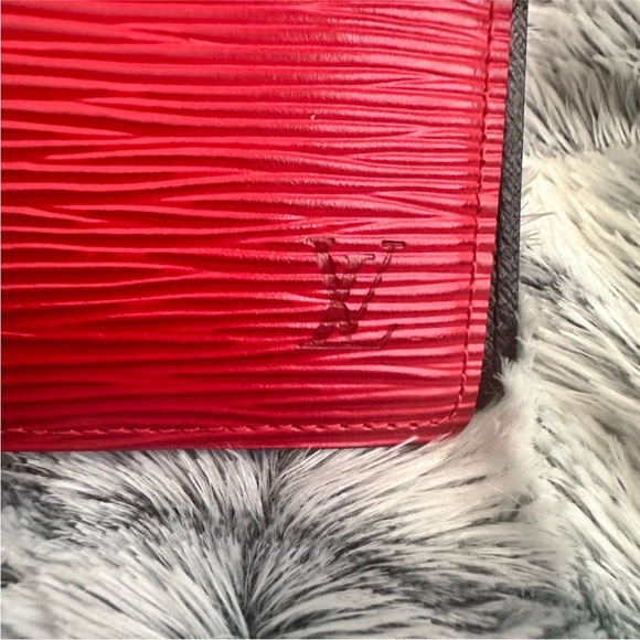 Louis Vuitton Scarlet Red Epi Leather Card Holder Agenda - Picture 9 of 16